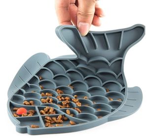 Silicone Lick Mat for Dogs – Anti-Gulping Slow Feeder and Treat Dispenser (Color: Gray)